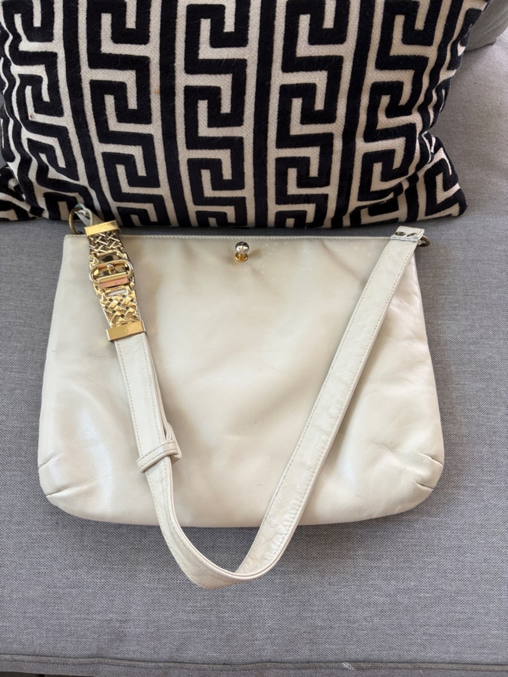 Ruth Saltz vintage shoulder bag